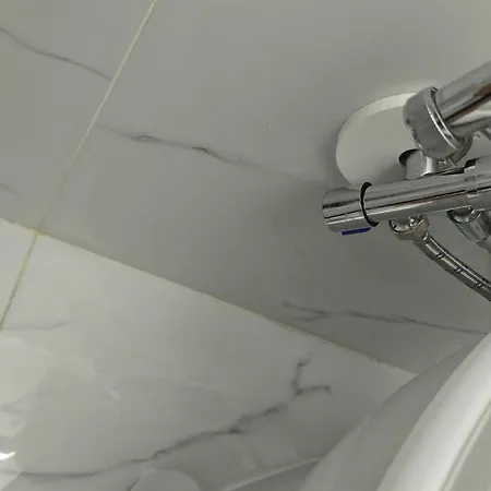 Charming 2 Bedroom In Heart Of Appartement *