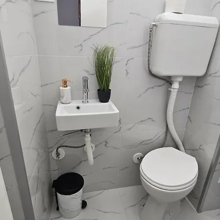 Charming 2 Bedroom In Heart Of Appartement