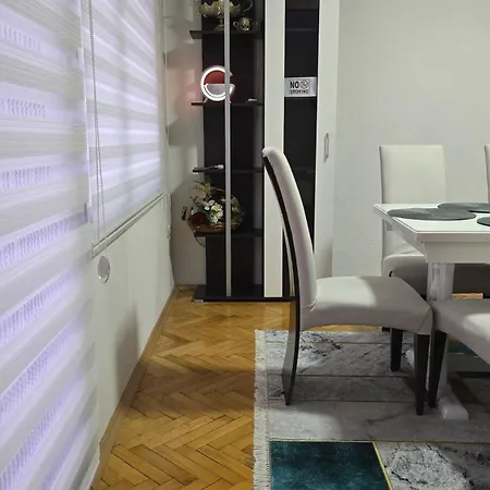 Charming 2 Bedroom In Heart Of Appartement