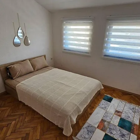 Appartement Charming 2 Bedroom In Heart Of