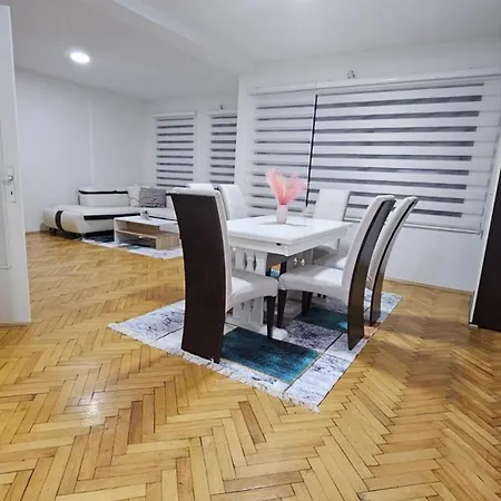 Charming 2 Bedroom In Heart Of Skopje