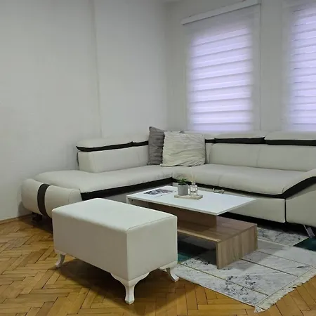Charming 2 Bedroom In Heart Of Appartement Skopje
