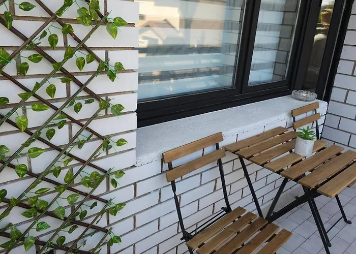 Charming 2 Bedroom In Heart Of *