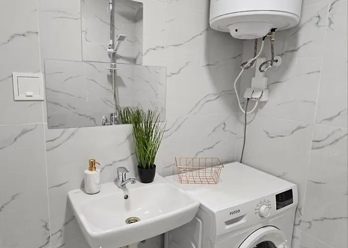 Apartman Charming 2 Bedroom In Heart Of Szkopje