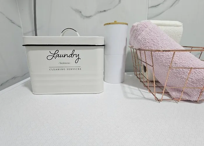 Charming 2 Bedroom In Heart Of