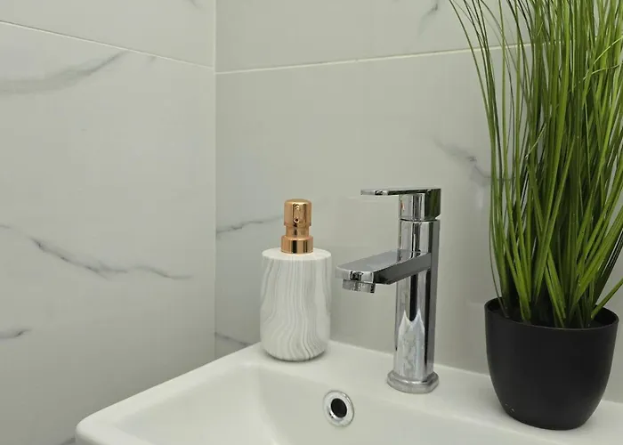 Apartman Charming 2 Bedroom In Heart Of Szkopje