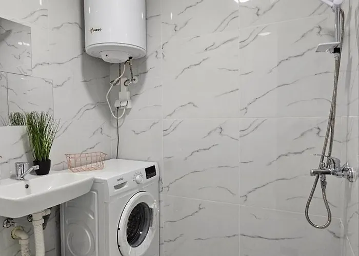 Charming 2 Bedroom In Heart Of Szkopje