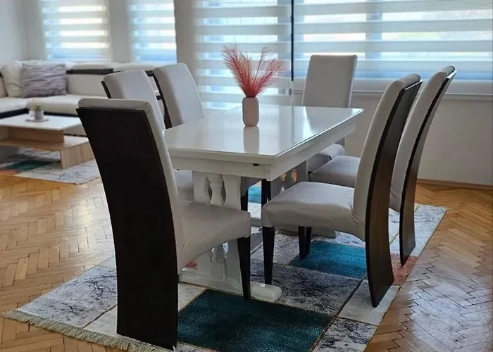 Apartman Charming 2 Bedroom In Heart Of