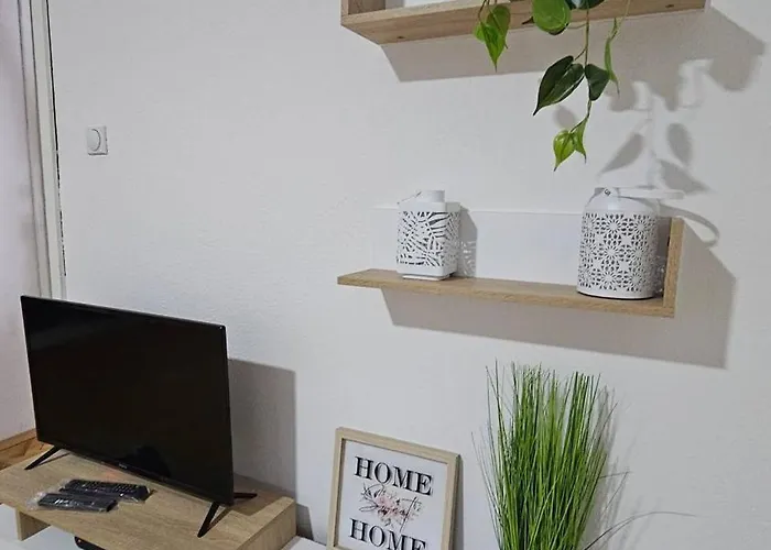 Charming 2 Bedroom In Heart Of Szkopje