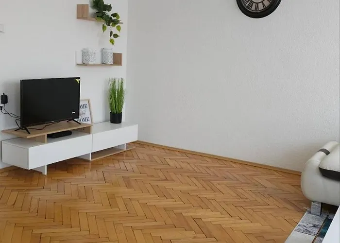 Apartman Charming 2 Bedroom In Heart Of